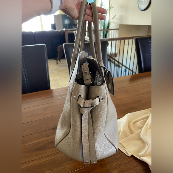 RARE!! MINT!!! LOUIS VUITTON MILLA MM - Picture 4 of 15